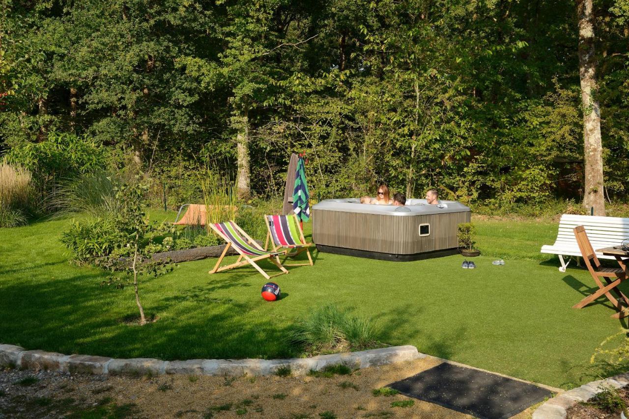 La Maison Dans Les Bois Soucelles Exterior photo